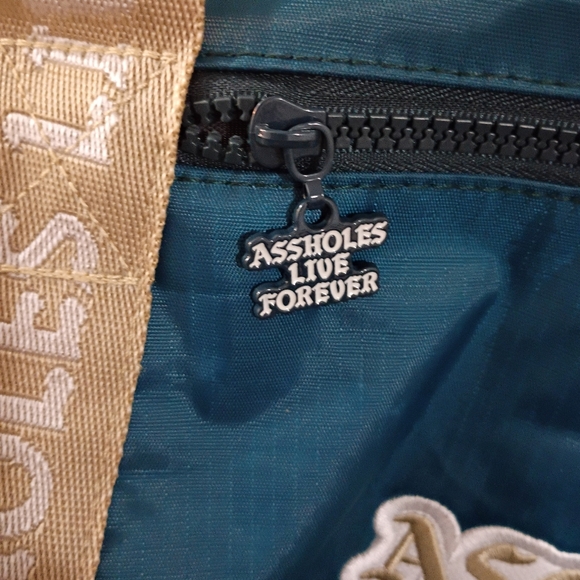 ALF, Emotional Baggage, EUC, Unisex Duffel Bag, Zipper Closure, Color Blue - Picture 7 of 9